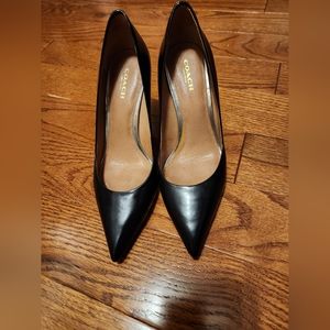 Coach Pumps
